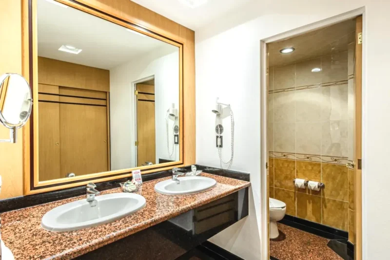 Baño de la Junior Suites Inn la Muralla Hotel & Spa Metepec