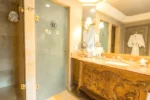Baño de la Suite Governor Quinta Real Monterrey