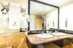 Baño de la Suite Junior en Metepec Suites Inn la Muralla Hotel & Spa