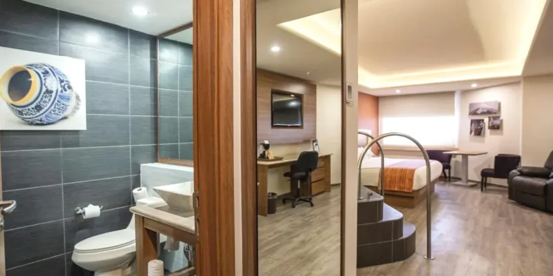 Baño de la Suite Junior JF Grand Puebla