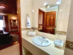 Baño de la Suite Master Hotel Puebla Plaza