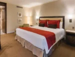 Cama extragrande de la suite del Exe Alameda Reforma Ciudad de México