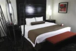Cama king size Suite Junior Crowne Plaza Toluca Lancaster by IHG