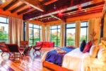 Hotel Parque España CDMX con Jacuzzi Rojo en la Habitación