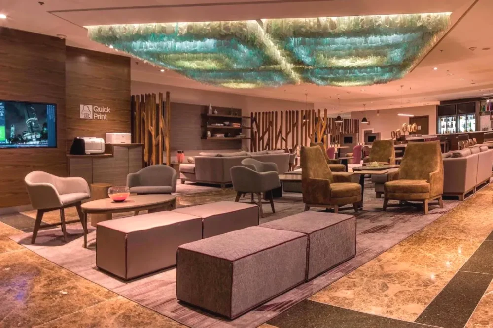 Interior del cinco estrellas Courtyard by Marriott Mexico City Revolucion