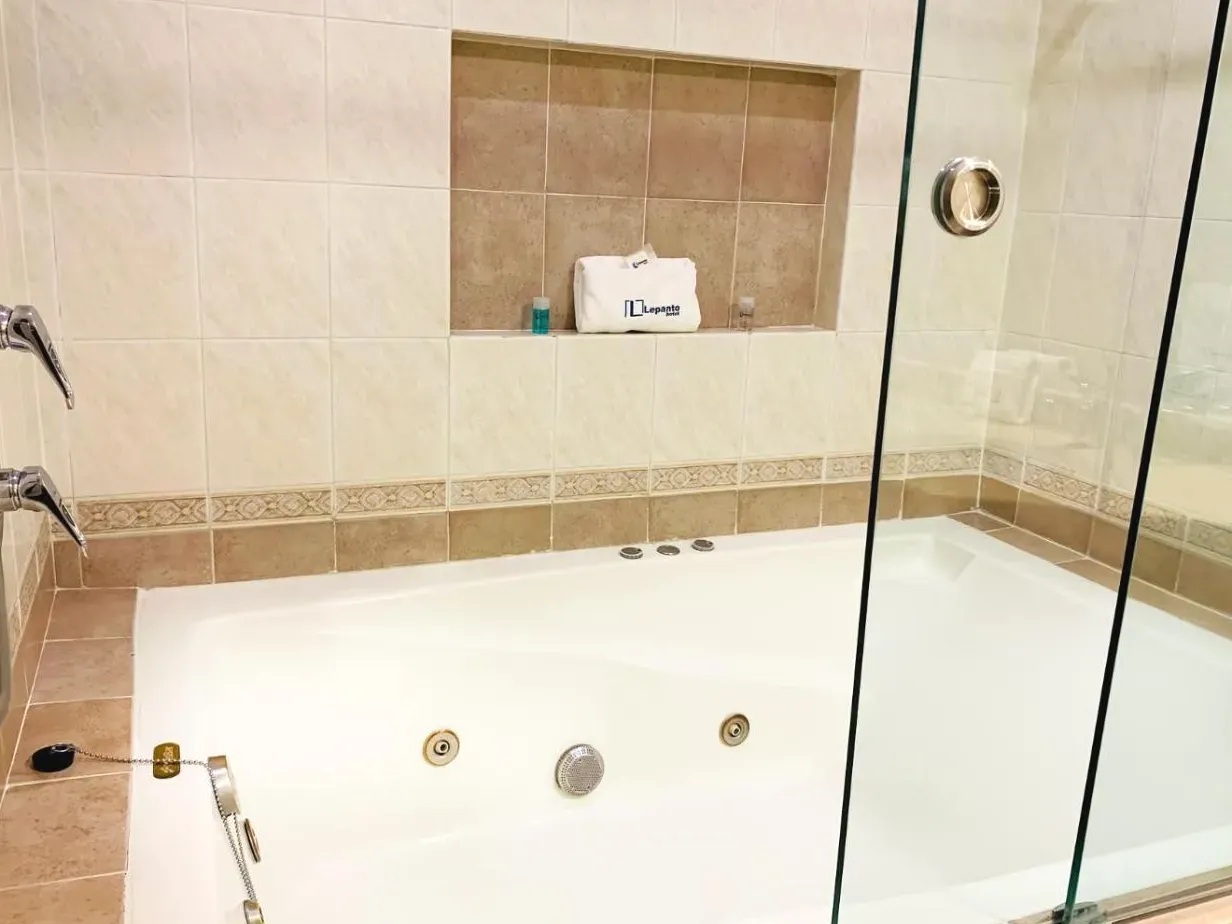 Jacuzzi de la Suite Deluxe Hotel Lepanto Reforma Jacuzzi de la Suite Deluxe Hotel Lepanto Reforma