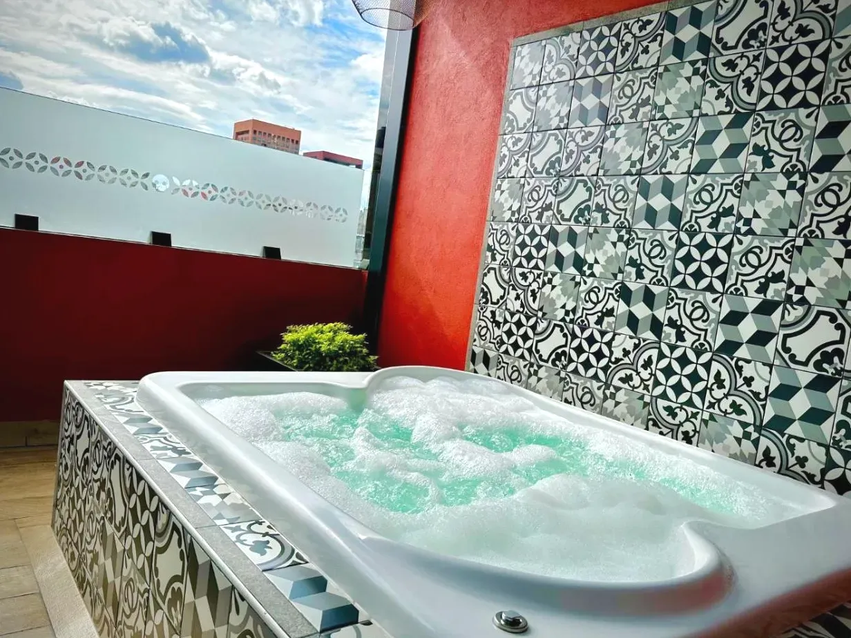 Jacuzzi en la Terraza con Vistas Barrio Downtown Mexico City Hostel Jacuzzi en la Terraza con Vistas Barrio Downtown Mexico City Hostel