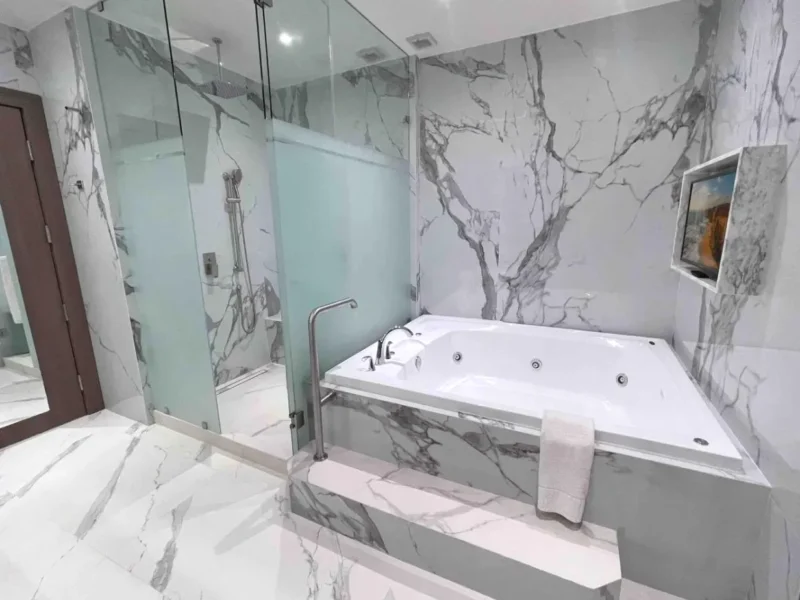 Jacuzzi para 2 personas en la Suite Safi Royal Luxury Metropolitan Monterrey