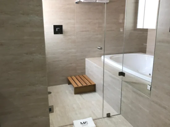 MC Suites Mexico City con tina de hidromasaje en el cuarto