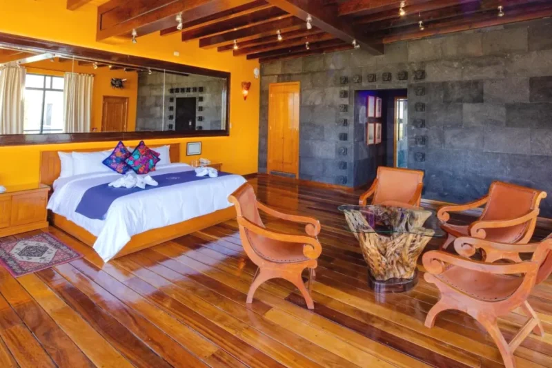 Suite espaciosa del Hotel Parque España Ciudad de México