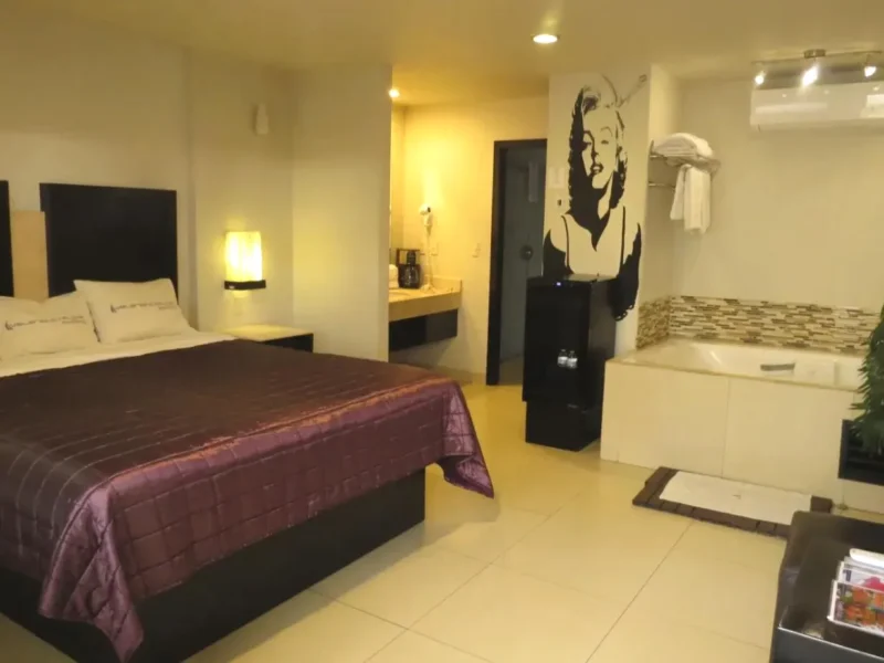 Suite Hotel Velario Tijuana con bañera de hidromasaje