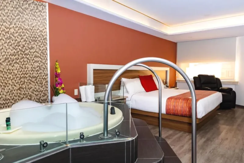 Suite Junior con Jacuzzi Romántico con Espuma JF Grand Puebla