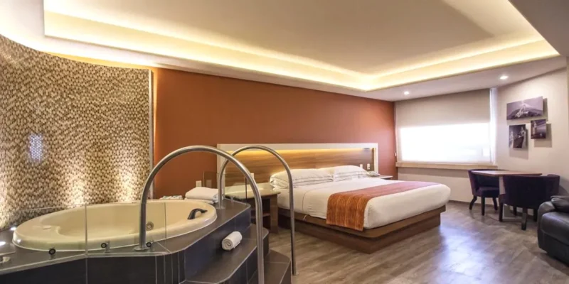 Suite Junior JF Grand Puebla con Jacuzzi en la Habitación